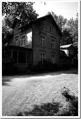 Das Haus Bondenwald 110a im Niendorfer Gehege - ein schönes altes Jadghaus