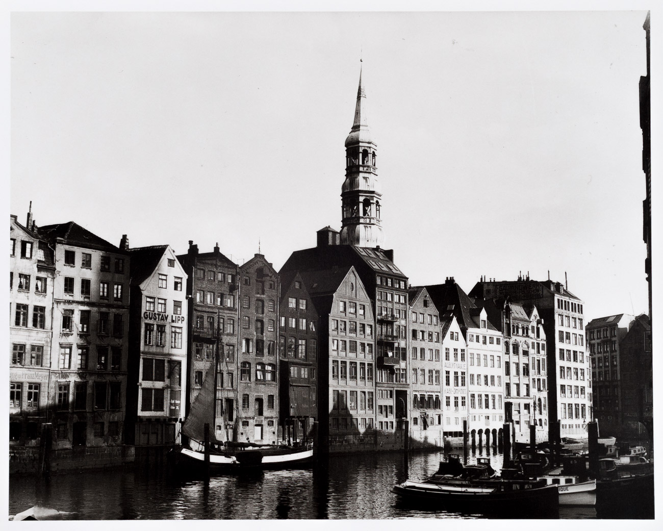 Hamburg's Nikolai Canal with St. Katharinen 1912