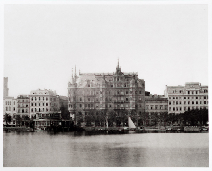 Hamburg's Main Boulevard, the Jungfernstieg, 1883
