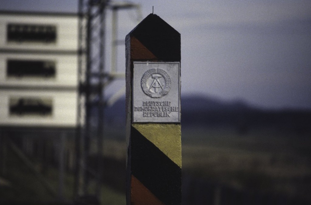 Grenzpfahl der DDR in Lauenburg 1989